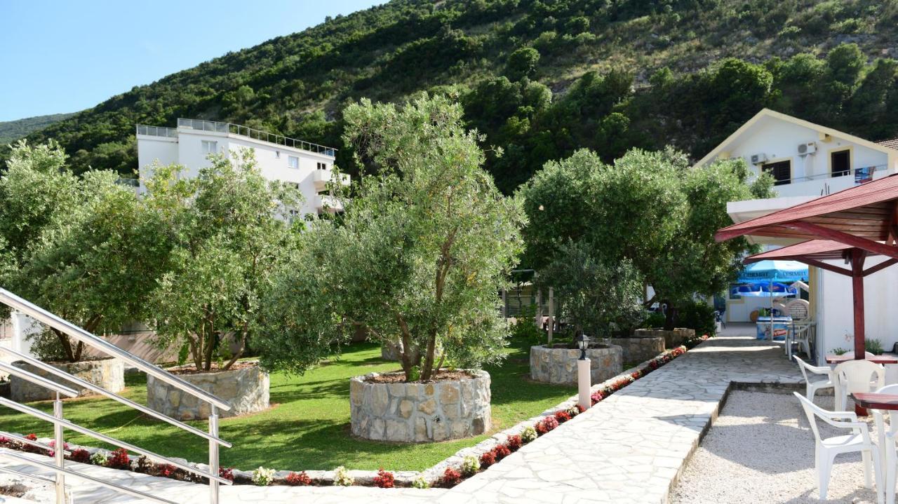 Apartments Maxi Katic ヘルツェグ・ノヴィ エクステリア 写真